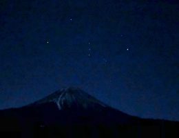 富士山の上の星空
